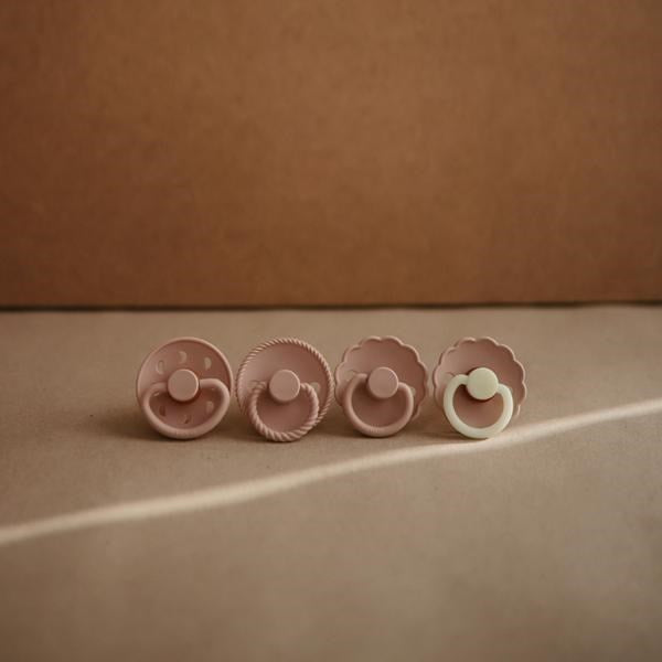 Frigg Pacifier Daisy Blush Night Latex Size 1 (7457167638754)