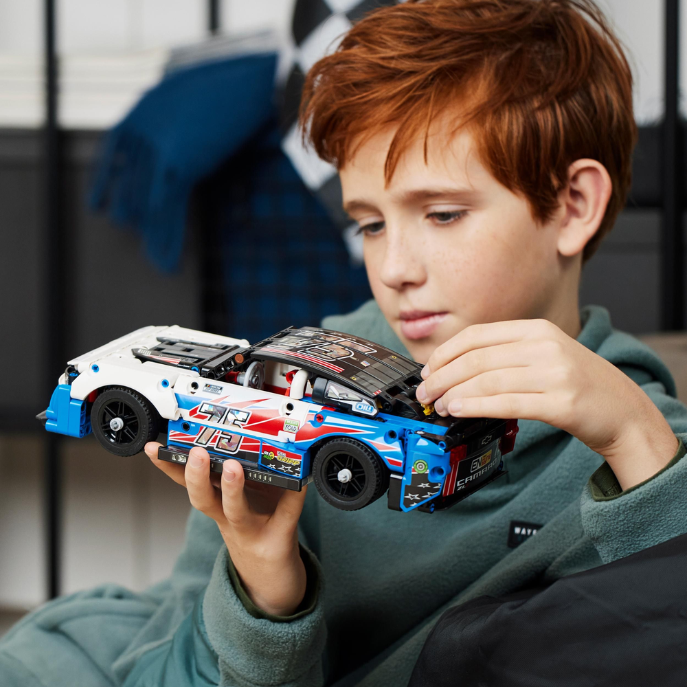 LEGO Technic: NASCAR Next Gen Chevrolet Camaro ZL1 42153 (8075022663906)