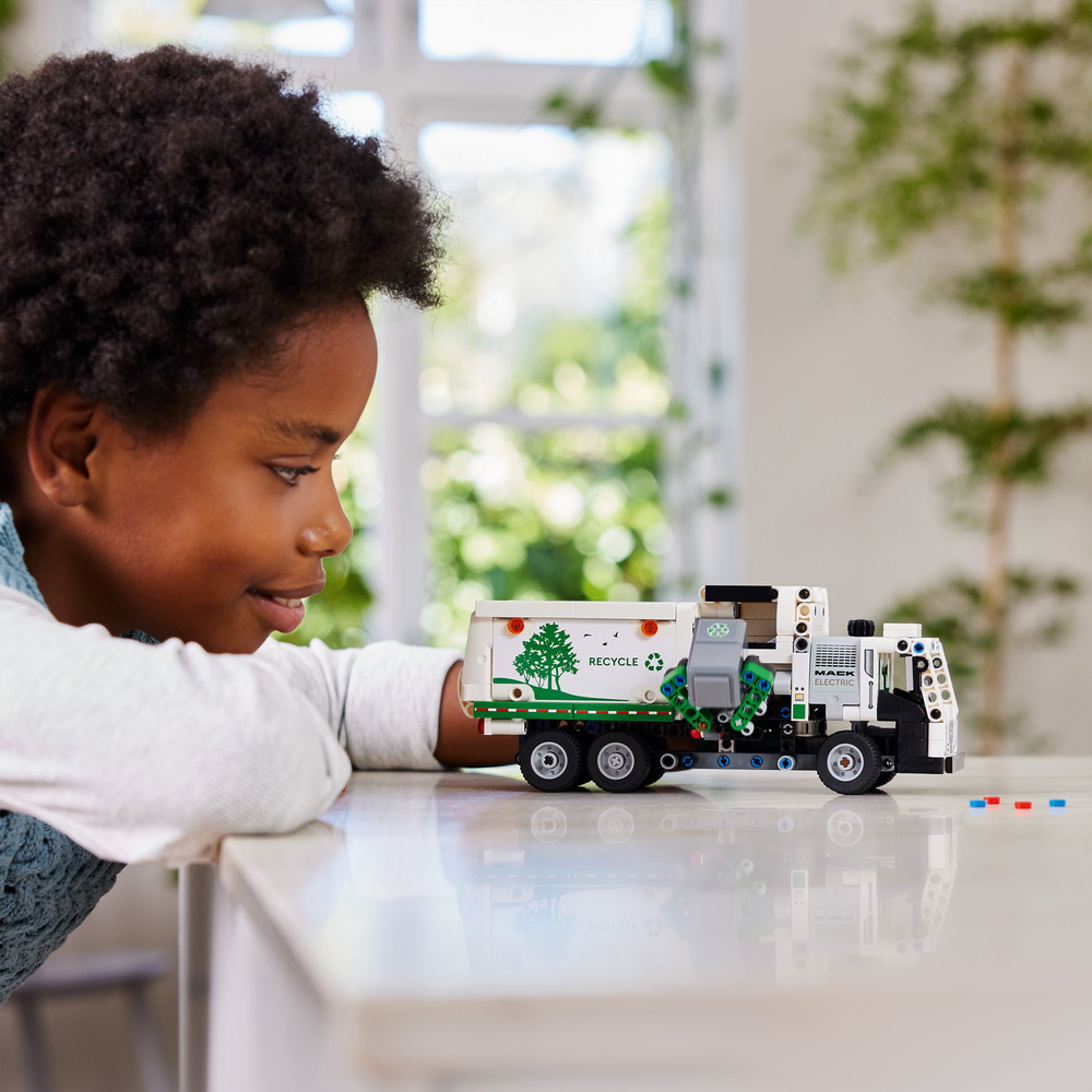 LEGO Technic Mack LR Electric Garbage Truck 42167 (8266678010082)