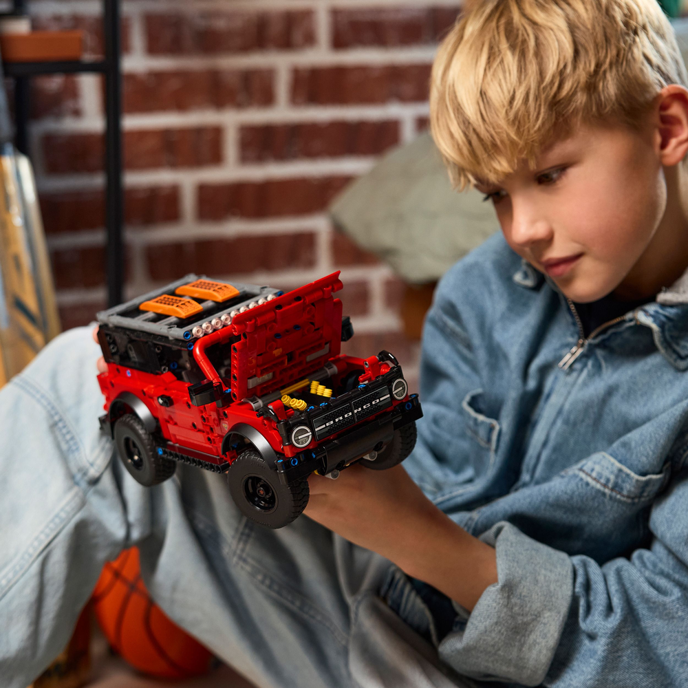 LEGO Technic Ford Bronco SUV 42213 (8899040674018)