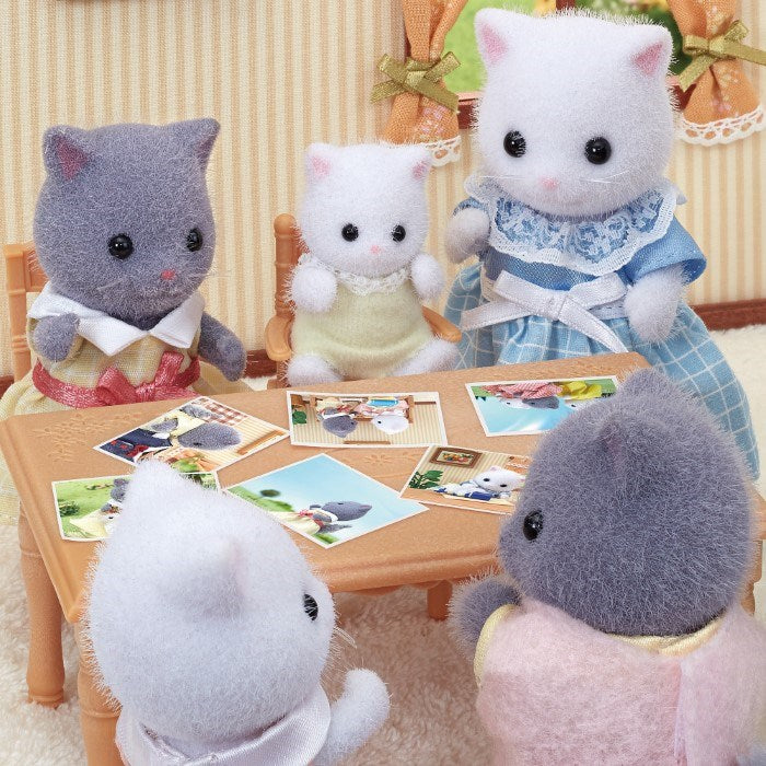Sylvanian Families 5455 Persian Cat Family (8262274351330)